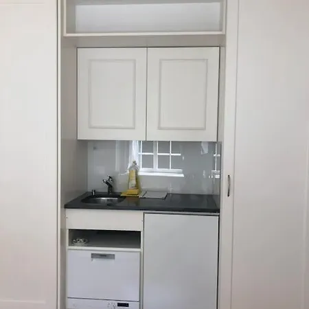 Charmin In Old Town - Uz8 *