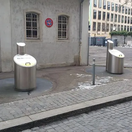 Charmin In Old Town - Uz8 * Curych