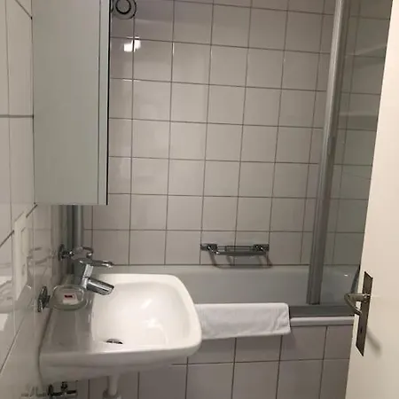 Charmin In Old Town - Uz8 * Curych